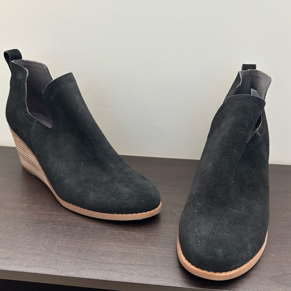 Tom’s Women's Black Suede Wedge Ankle Boots